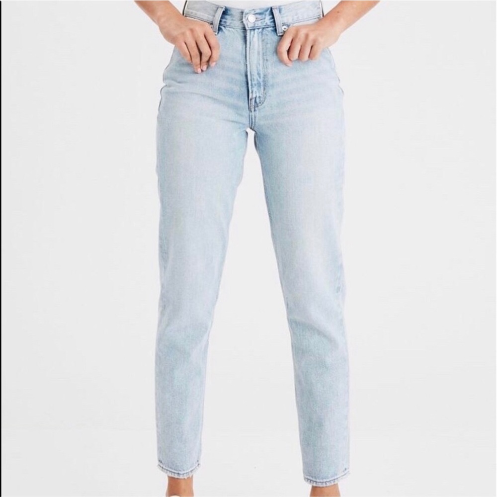 American Eagle Mom Jeans High Waisted